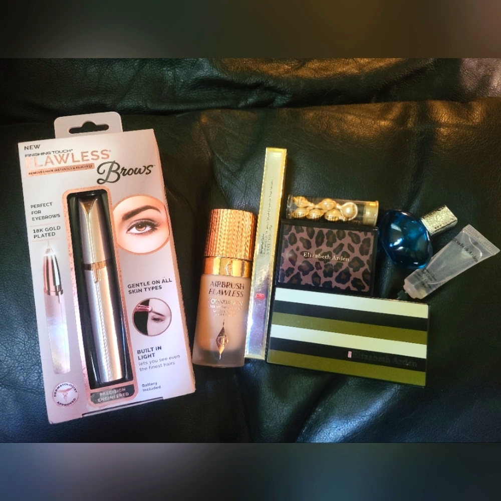 HOST PICK! 🎉🎊Charlotte Tilbury Elizabeth Arden LUX NEW beauty bundle